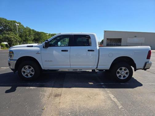 Bright White Clearcoat 2025 RAM 2500 Laramie