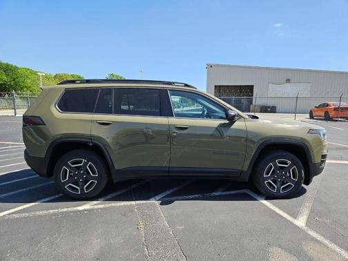 2026 Jeep Cherokee LAREDO/LIMITED