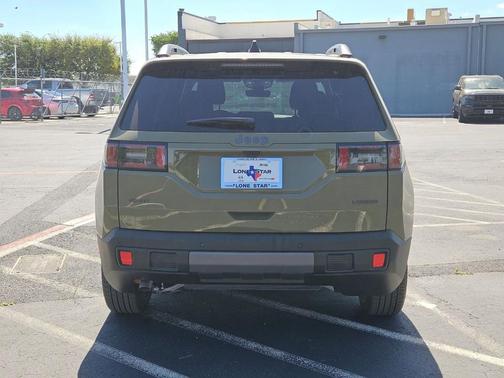 41 2026 Jeep Cherokee LAREDO/LIMITED