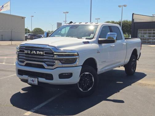 Bright White Clearcoat 2025 RAM 2500 Big Horn
