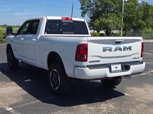 Bright White Clearcoat 2025 RAM 2500 Big Horn