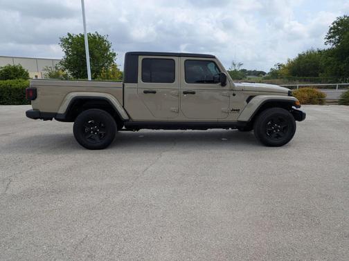 2022 Jeep Gladiator Sport