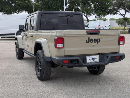 2022 Jeep Gladiator Sport