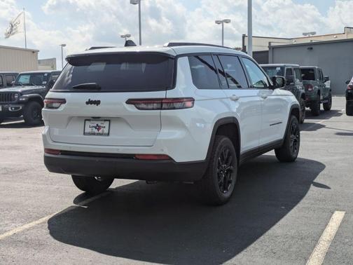 2025 Jeep Grand Cherokee L Laredo