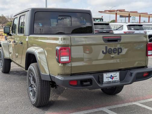 2025 Jeep Gladiator Sport