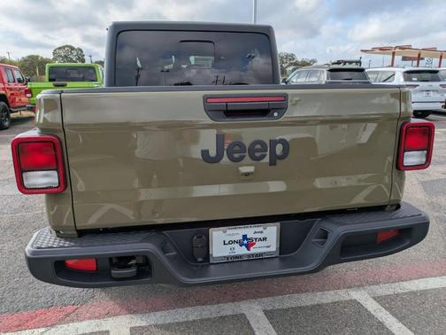 2025 Jeep Gladiator Sport