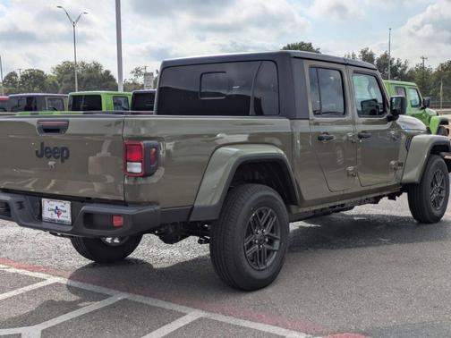 2025 Jeep Gladiator Sport