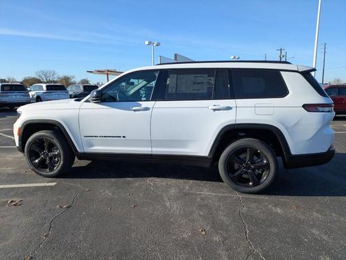 2025 Jeep Grand Cherokee L Laredo