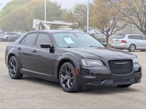 2023 Chrysler 300 Touring