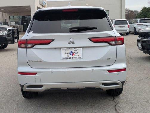 2023 Mitsubishi Outlander SE Special Edition