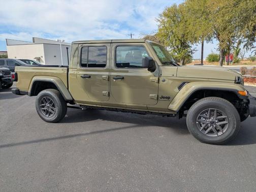 2025 Jeep Gladiator Sport