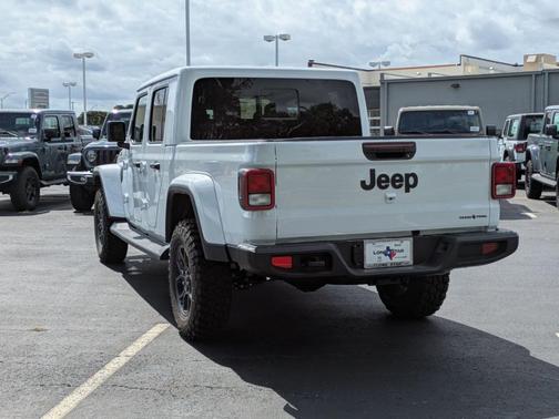 2025 Jeep Gladiator Sport