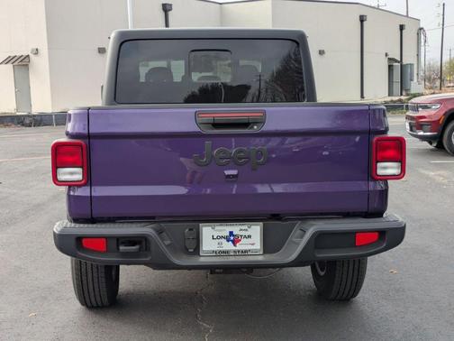 2026 Jeep Gladiator Sport