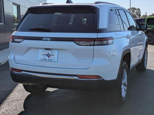 2025 Jeep Grand Cherokee Laredo