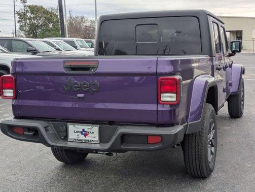 2026 Jeep Gladiator Sport