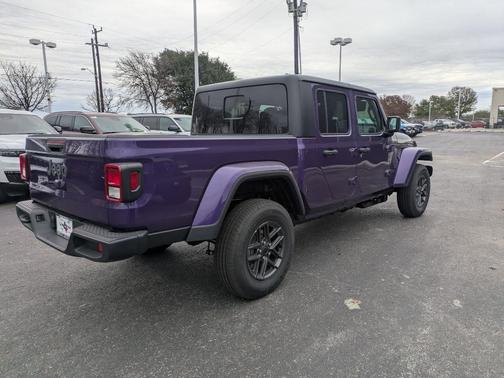 2026 Jeep Gladiator Sport