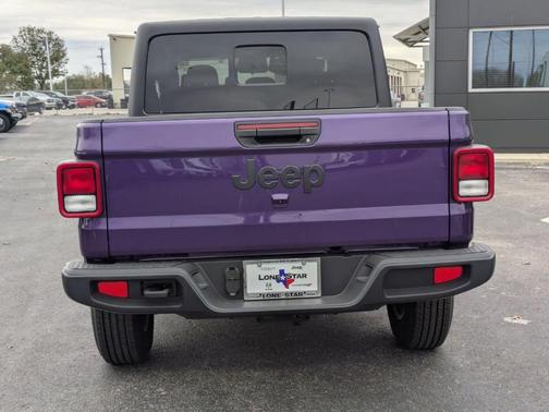 2026 Jeep Gladiator Sport