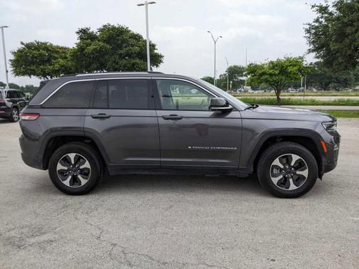 Metallic 2022 Jeep Grand Cherokee 4xe Base