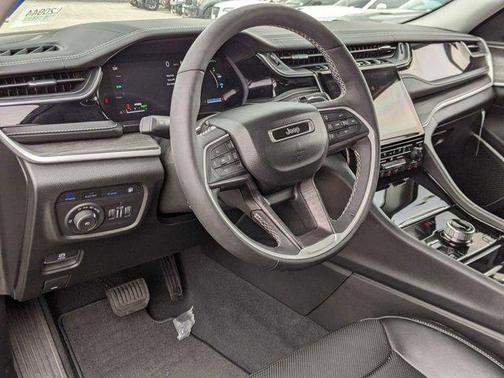 2022 Jeep Grand Cherokee 4xe Base