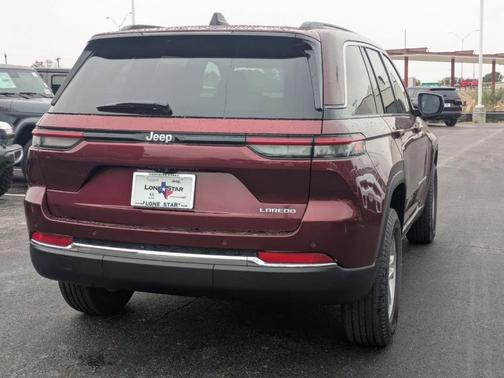 2025 Jeep Grand Cherokee Laredo