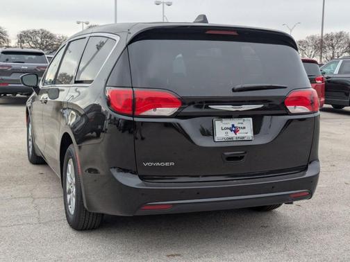 2026 Chrysler Voyager LX