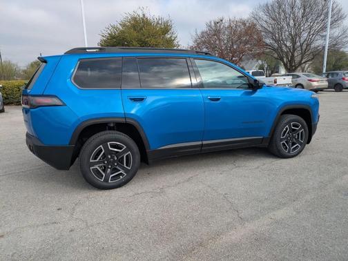 2026 Jeep Cherokee LAREDO/LIMITED