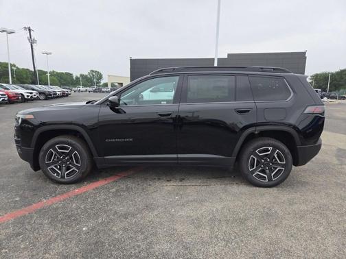Diamond Black 2026 Jeep Cherokee LAREDO/LIMITED