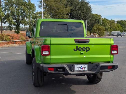 2025 Jeep Gladiator Sport