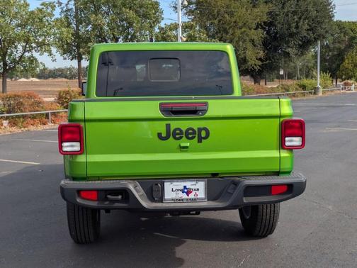 2025 Jeep Gladiator Sport