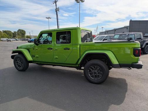 2025 Jeep Gladiator Sport