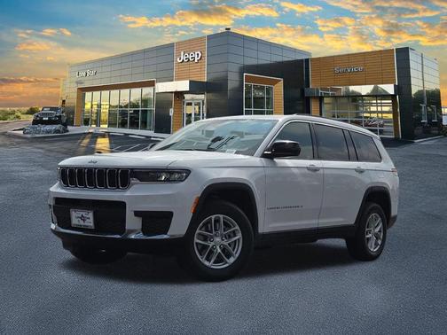 2026 Jeep Grand Cherokee Laredo