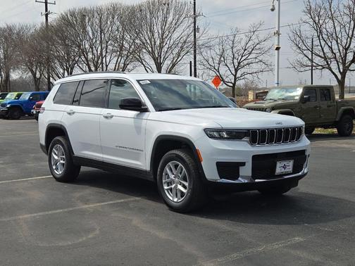 2026 Jeep Grand Cherokee Laredo