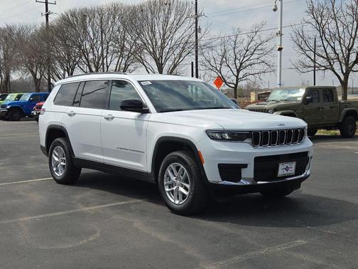 2026 Jeep Grand Cherokee Laredo