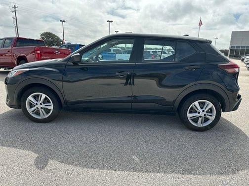 2022 Nissan Kicks S