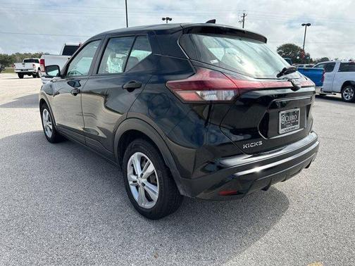 2022 Nissan Kicks S