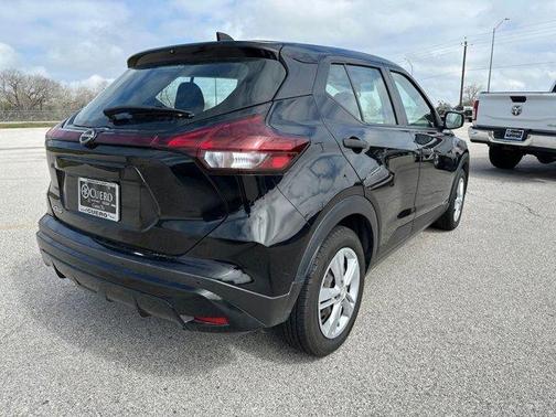 2022 Nissan Kicks S