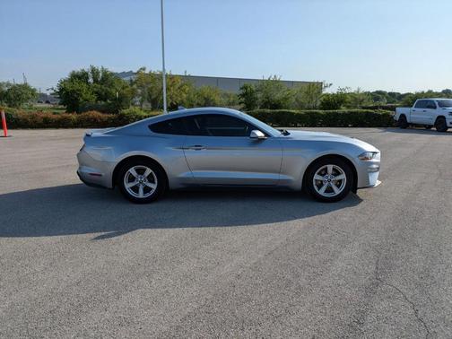 2020 Ford Mustang EcoBoost