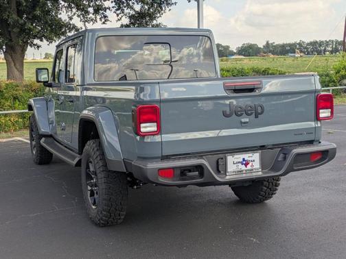 2025 Jeep Gladiator Sport