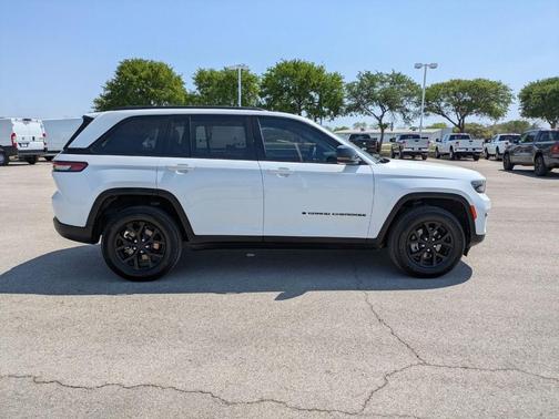 2024 Jeep Grand Cherokee Laredo