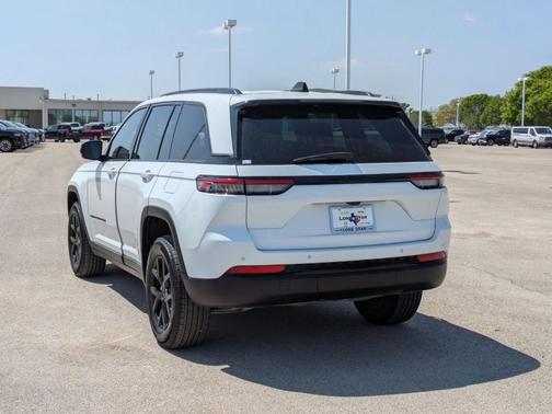 2024 Jeep Grand Cherokee Laredo