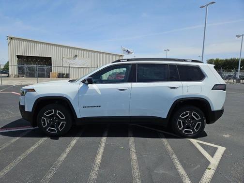 2026 Jeep Cherokee LAREDO/LIMITED