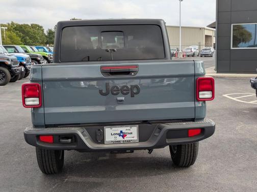 2025 Jeep Gladiator Sport