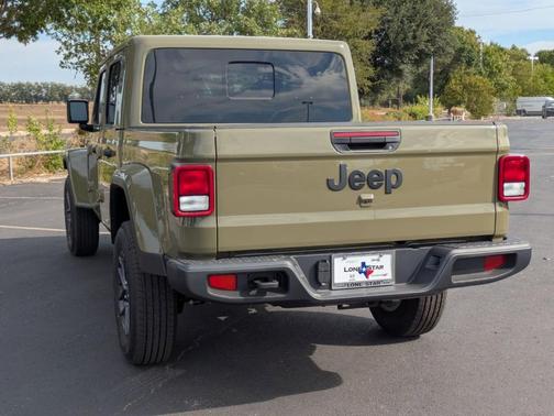 2025 Jeep Gladiator Sport