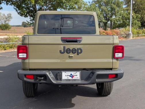 2025 Jeep Gladiator Sport