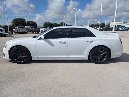 2023 Chrysler 300