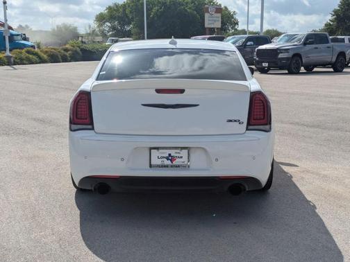2023 Chrysler 300