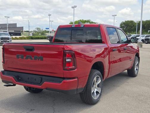 Molten Red Pearlcoat 2026 RAM 1500 Express