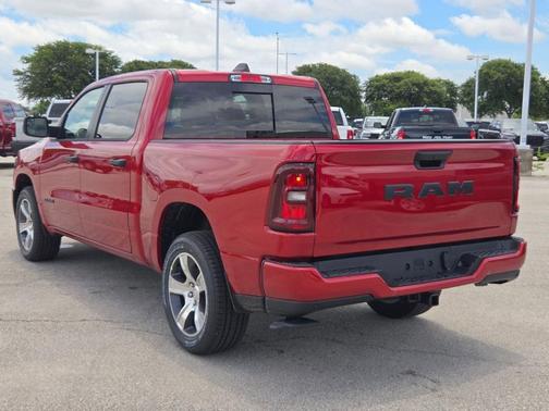 Molten Red Pearlcoat 2026 RAM 1500 Express