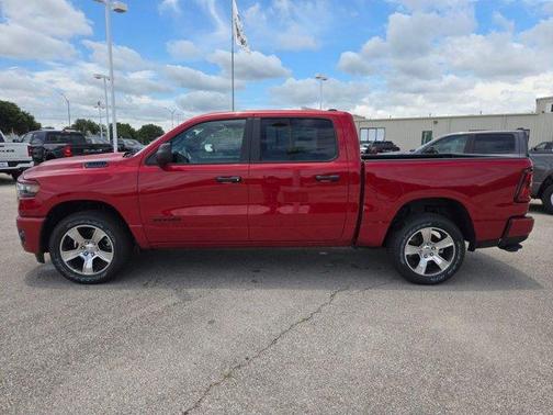 Molten Red Pearlcoat 2026 RAM 1500 Express