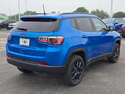 Hydro Blue Pearlcoat 2026 Jeep Compass Latitude